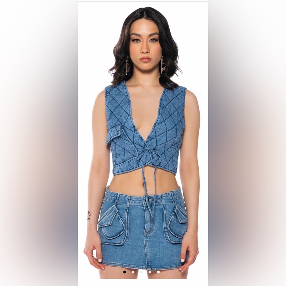NWT Akira Light Denim Vest, Size Small